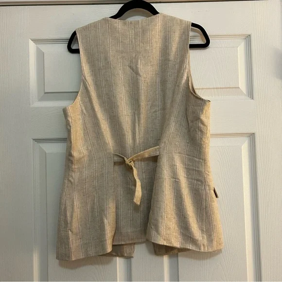 Banana Republic Light Tan Linen
Sleeveless Vest w/ Pinstripes - XL - Picture 3 of 6